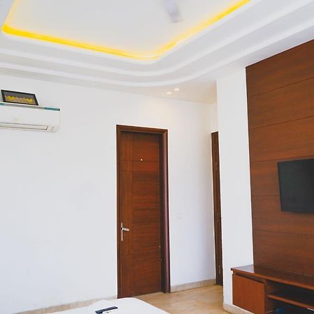 Badshahpur Hotel Ls 21 מראה חיצוני תמונה