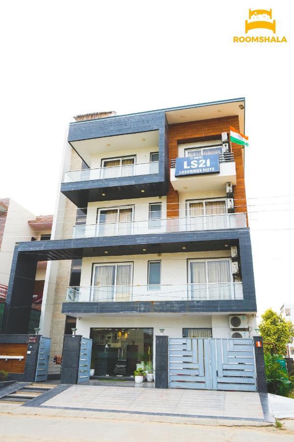 Badshahpur Hotel Ls 21 מראה חיצוני תמונה