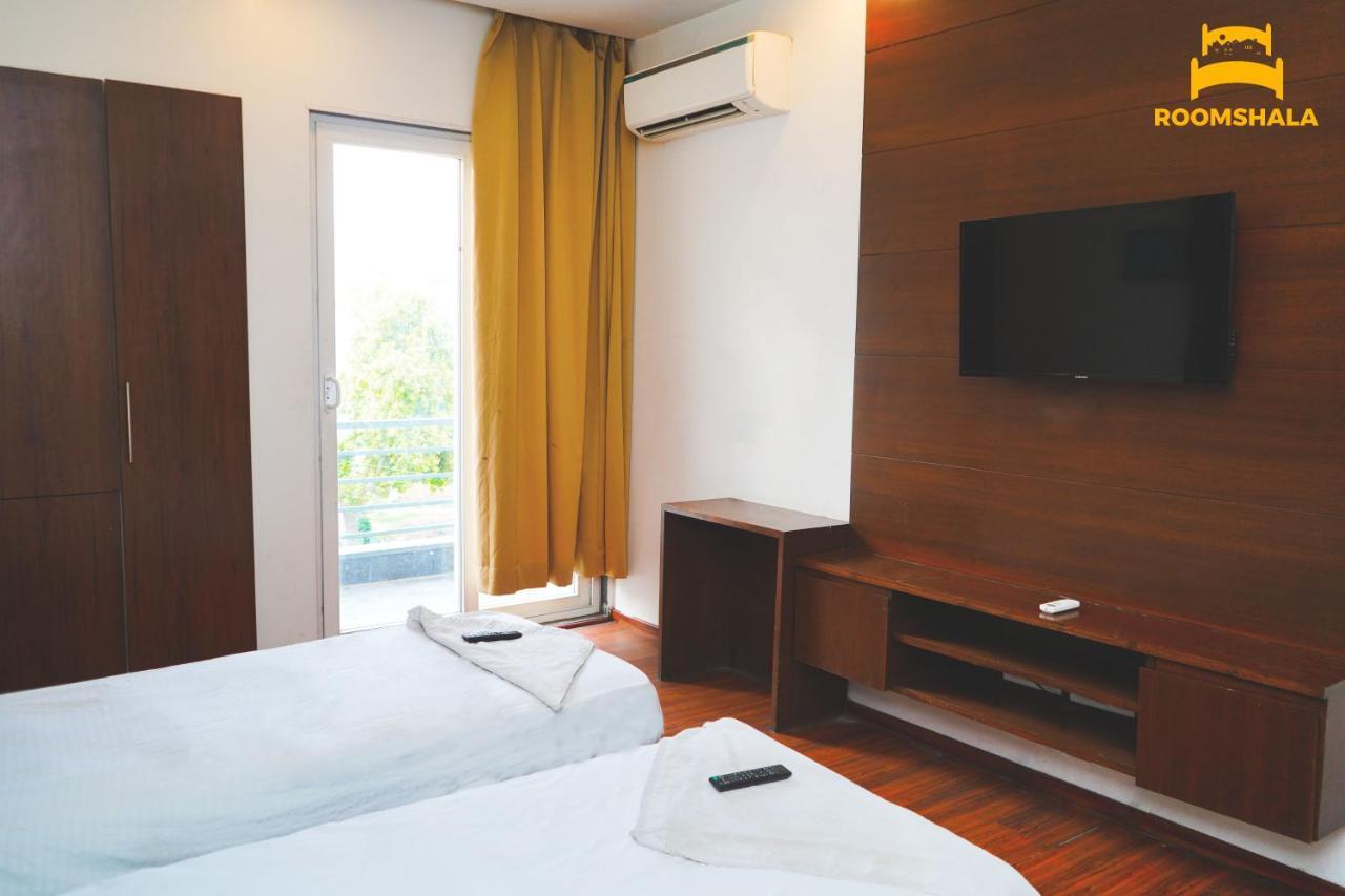 Badshahpur Hotel Ls 21 מראה חיצוני תמונה
